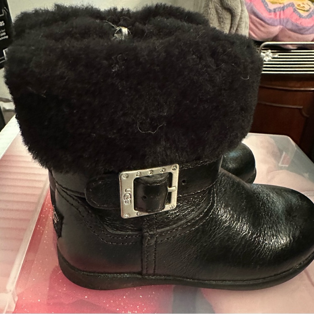Toddler Ugg boots size 8